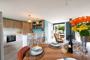 Dining - Phillip Island - Family Beach home - Sauna - Wi Fi (Surf Beach)