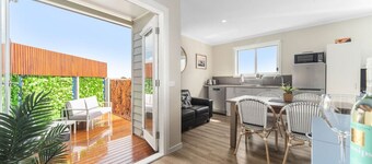 John`s Place 
San Remo Studio
Couples/Surfers/Pets