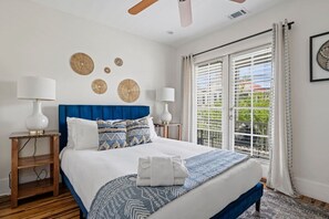 4 Schlafzimmer, Schreibtisch, Bügeleisen/Bügelbrett, WLAN