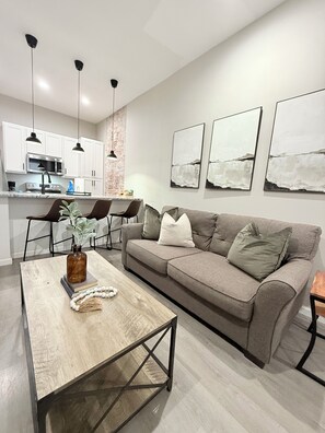 Smart TV - Rustic Charm 4BDRM Home| STL Developers (St. Louis)