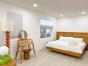 1 bedroom, desk, iron/ironing board, travel cot - SOUTH BEACH, SOFI, Minutes From Beach! (Miami Beach)