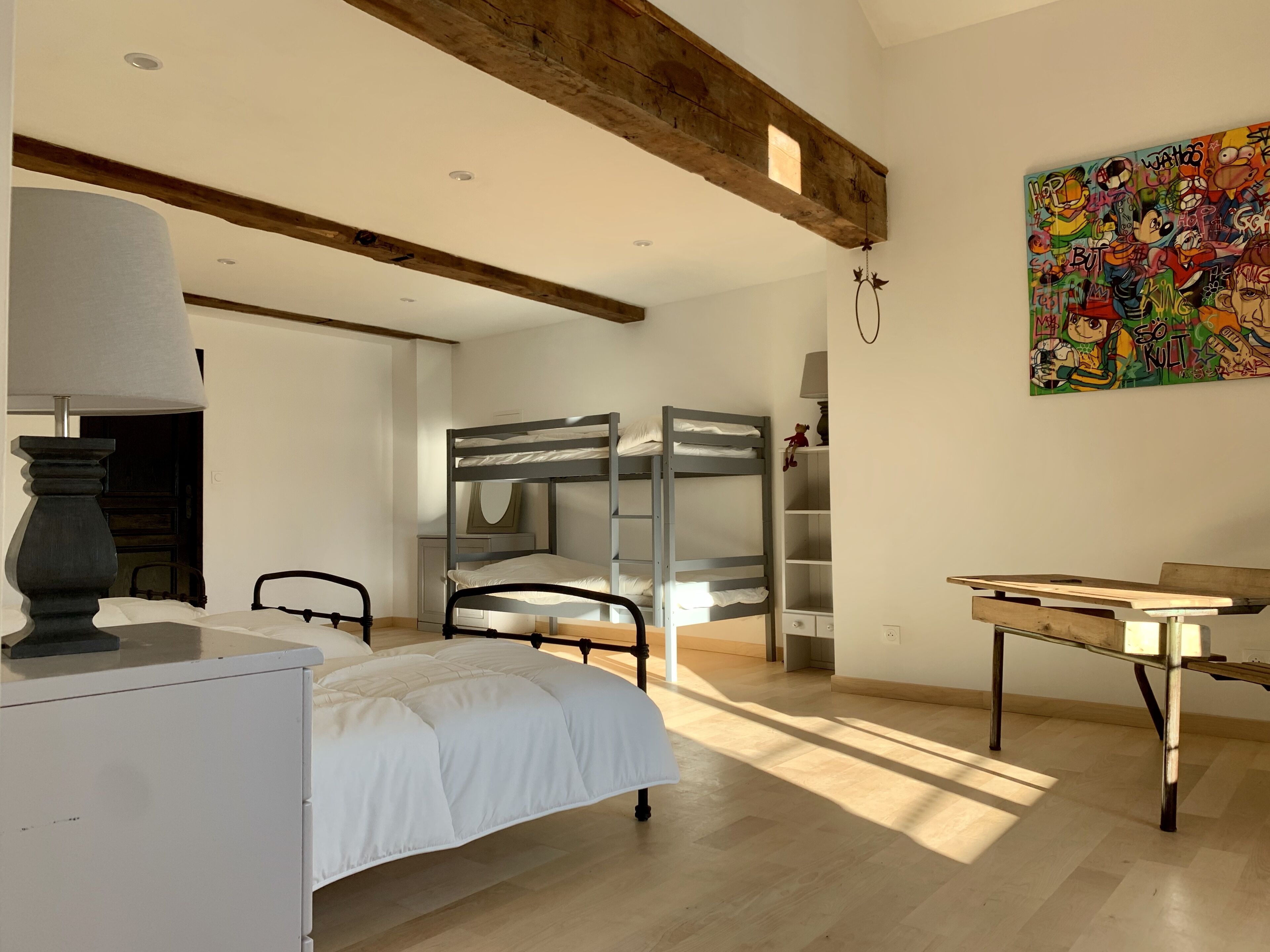 6 makuuhuonetta, ilmainen Wi-Fi, vuodevaatteet