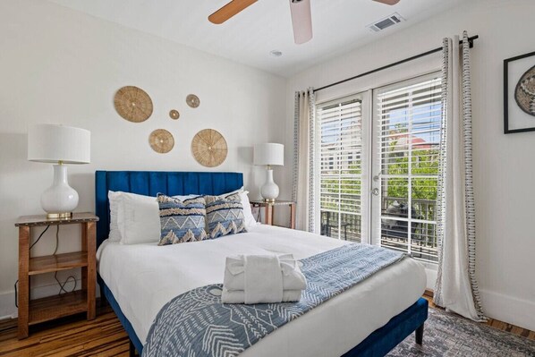 8 bedrooms, desk, iron/ironing board, WiFi