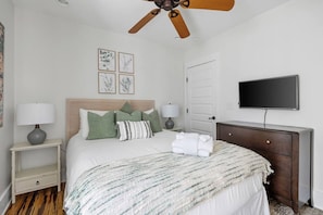 8 habitaciones, escritorio, tabla de planchar con plancha y wifi