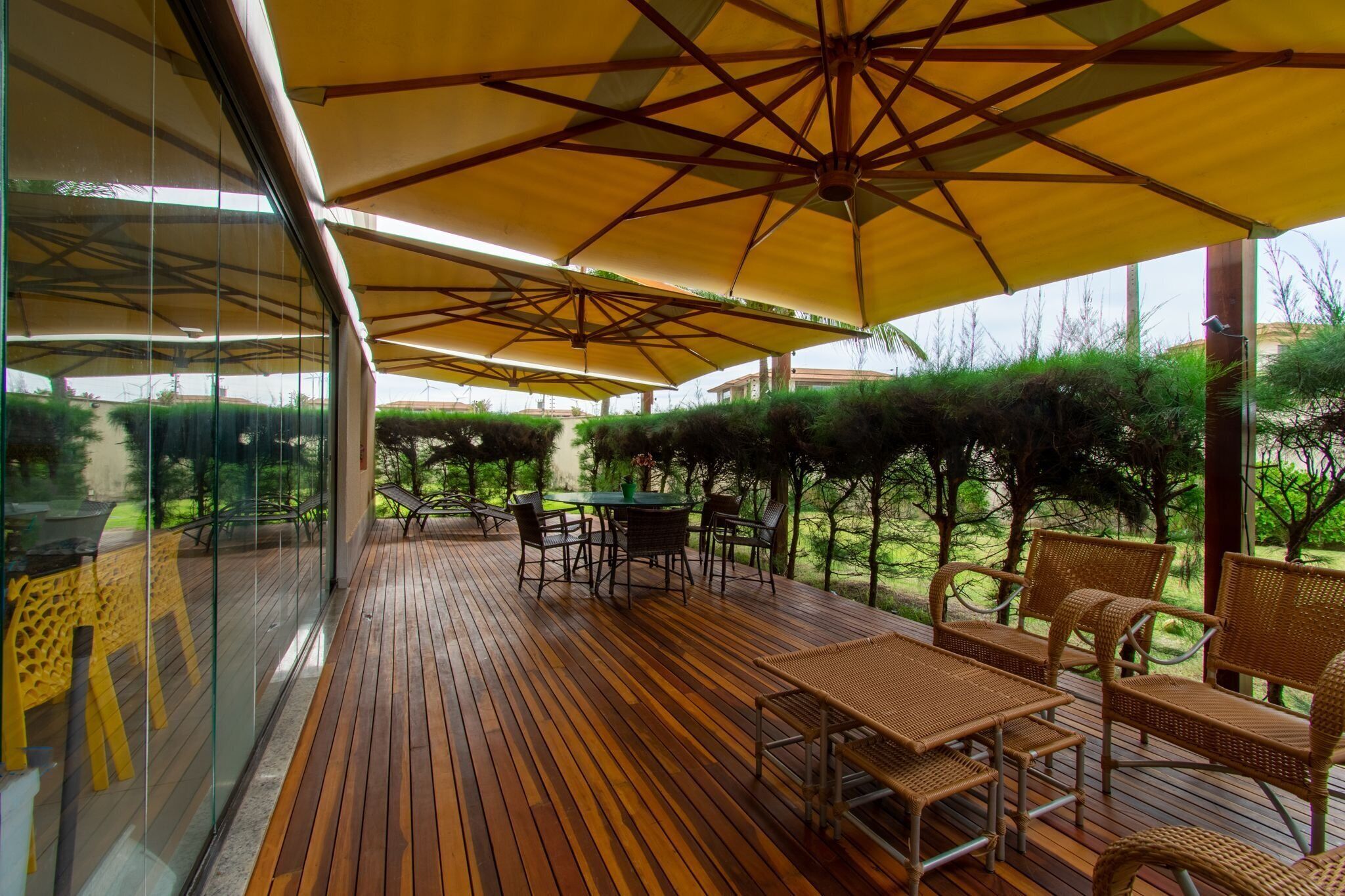 屋外ダイニングエリア