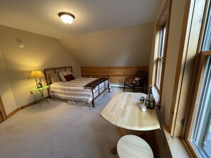 3 bedrooms, in-room safe, iron/ironing board, free WiFi