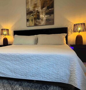 1 chambre, bureau, fer et planche à repasser, accès au Wi-Fi (inclus)