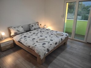 House (Seven Bedroom Holiday Home with Swimm) | 7 bedrooms, soundproofing, free cots/infant beds - Family Nest Lika Relax (Lovinac)