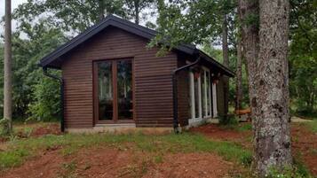 House (Seven Bedroom Holiday Home with Swimm) | Exterior