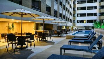 Apartment | Outdoor dining