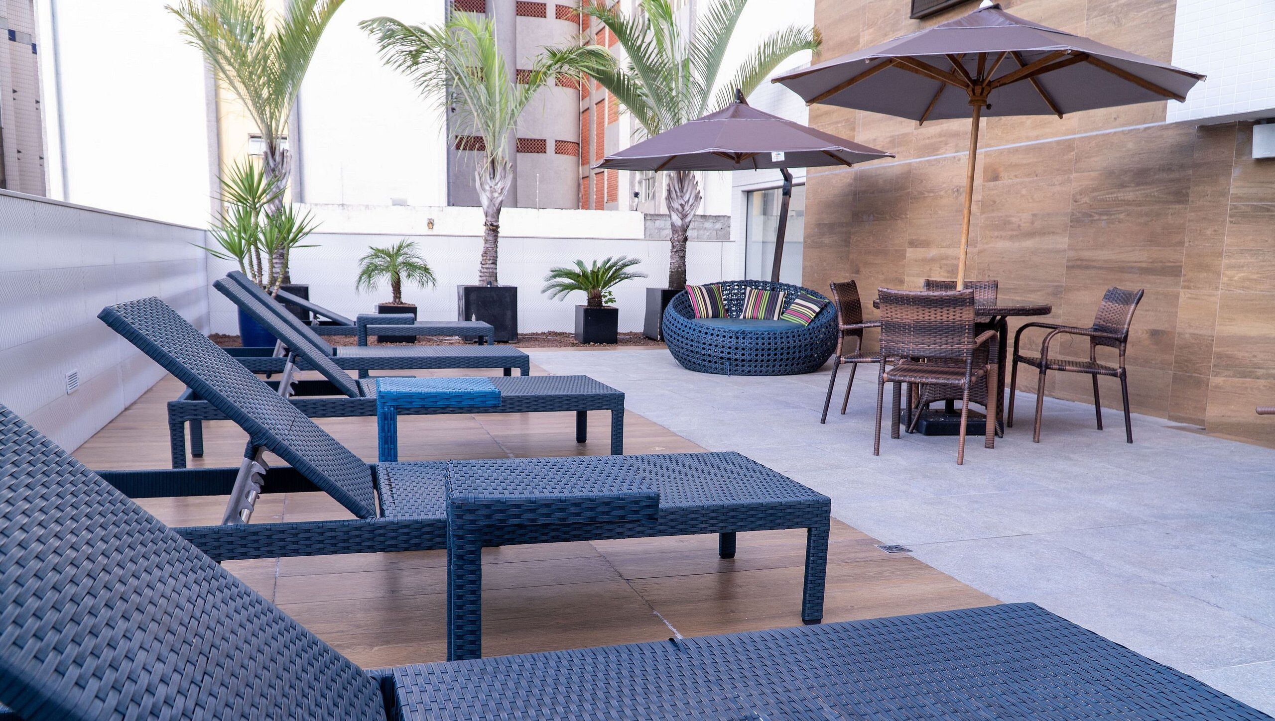 Apartamento | Restaurante al aire libre