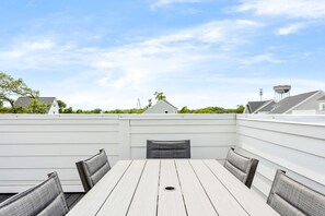 تناو�ل الطعام بالخارج