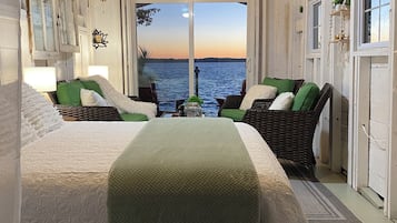 5 bedrooms, iron/ironing board, free WiFi, bed sheets