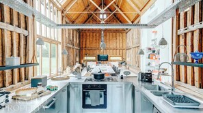 Unclassified image, 3 of 43, button