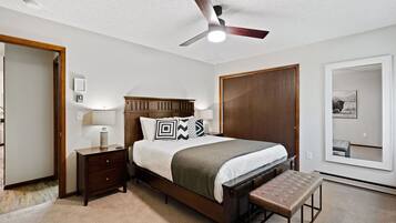 House, Multiple Beds, Patio, Garden View (Minuteman Dr) | 3 bedrooms, WiFi (free), bed sheets