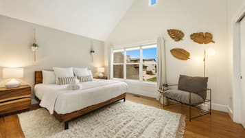 Ferienhaus, Mehrere Betten, Küche, Gartenblick (802 Heschel St. (Unit B)) | 2 Schlafzimmer, individuell dekoriert, individuell eingerichtet
