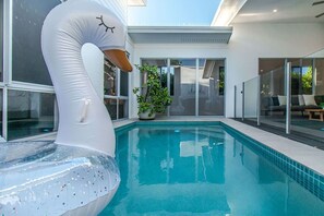 Pool - Luxurious City Sanctuary with Private Pool – Perfect for Family Getaways in Cairns (Parramatta Park)