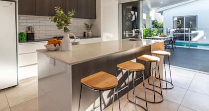 Luxurious City Sanctuary with Private Pool – Perfect for Family Getaways in Cairns