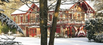 Les Glycines, self-catering cottage on a 15-hectare wooded estate