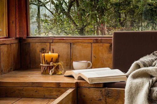 Pet-friendly cottage for groups with fireplace and forests