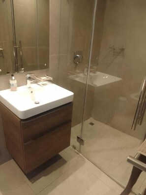 Bathroom - Radisson Blu Ocean Umhlanga Apts Private (Umhlanga)