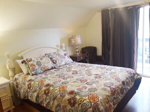 Classic-Ferienhaus, 4 Schlafzimmer, 2 Bäder, Hügelblick | 4 Schlafzimmer, individuell dekoriert, Verdunkelungsvorhänge