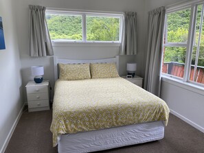 3 bedrooms, iron/ironing board, WiFi