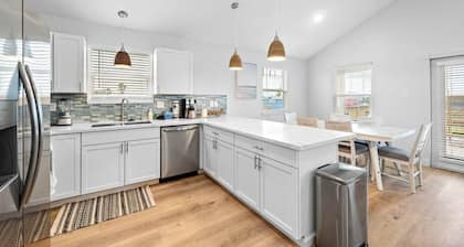 Spacious Home with Large Deck, Steps to Beach