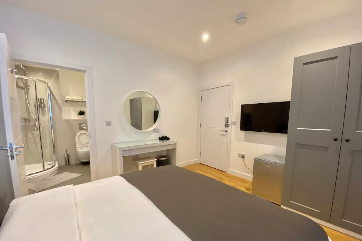 Tweepersoonskamer, balkon | Individueel gemeubileerd, gratis wifi, beddengoed