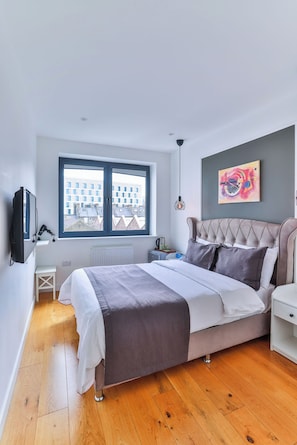 Basic Double Room (Private External Bathroom)