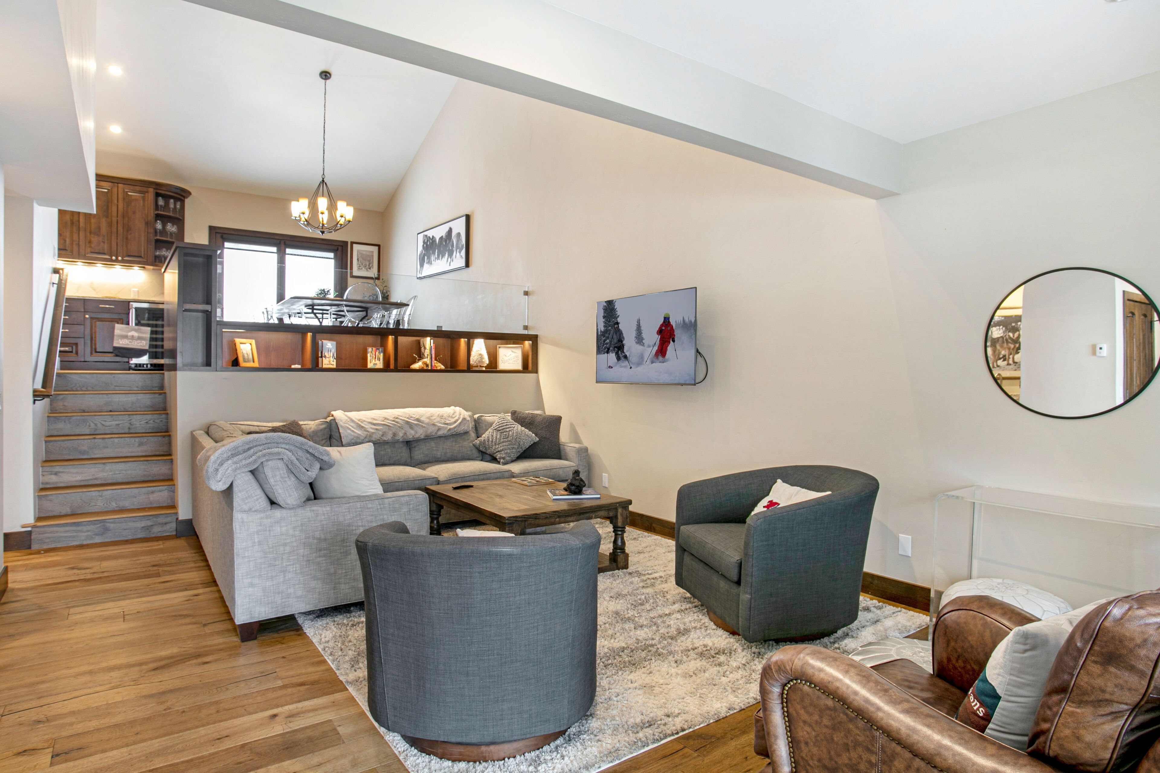 Beautiful Mountain Townhome Minutes from Vail Resort, Summer Pool