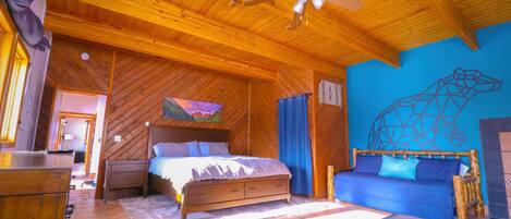 3 室のベッドルーム、デスク、アイロン / アイロン台、WiFi (無料)