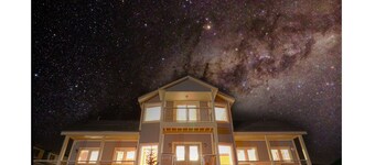 Cozy Lodge located in the heart of CB south. Near restaurants and bus