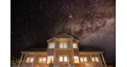 Cozy Lodge located in the heart of CB south. Near restaurants and bus