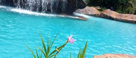 2 piscine all'aperto