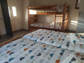 3 bedrooms, bed sheets