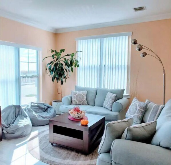 Téléviseur, livres