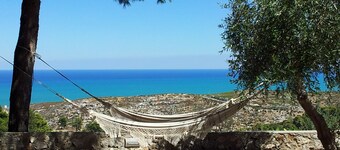 Cozy villa with sea view.