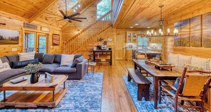 Ellijay River Access (Trout!) | Hot Tub| Firepit | Games | Dogs Welcome!