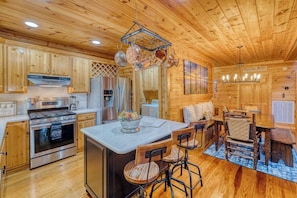 Fridge, microwave, oven, stovetop - Ellijay River Access (Trout!) | Hot Tub| Firepit | Games | Dogs Welcome! (Cherry Log)