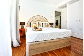 Zimmersafe, Bügeleisen/Bügelbrett, kostenloses WLAN, Bettwäsche