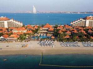 On the beach - Lovely Upgraded 1 bedroom apartment at 5-star Resort (Dubai)