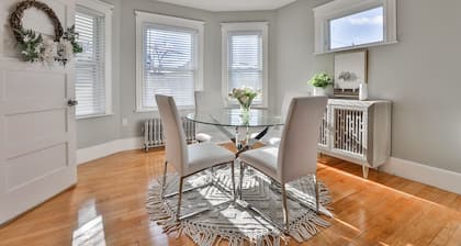 Stylish Apartment Near Downtown & Major Highways