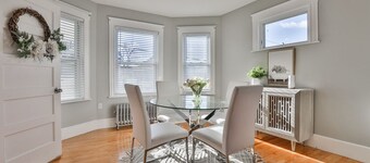 Stylish Apartment Near Downtown & Major Highways