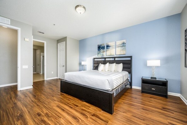 3 chambres, fer et planche à repasser, accès au Wi-Fi (inclus)