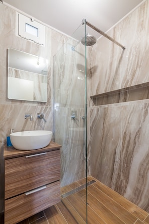 Bathroom - Design Central Suite in Heraklion (Heraklion)