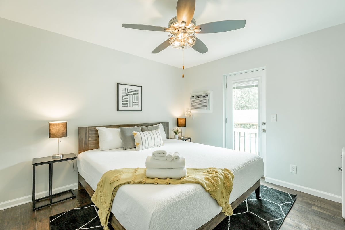 Habitación Premium | Ropa de cama de alta calidad, edredones de plumas, decoración individual