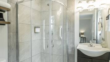 Ducha, artículos de tocador de diseñador, secador de pelo, toallas