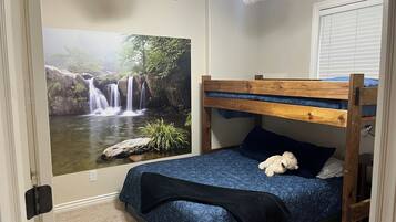 3 bedrooms, WiFi, bed sheets