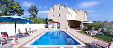 Piscine extérieure